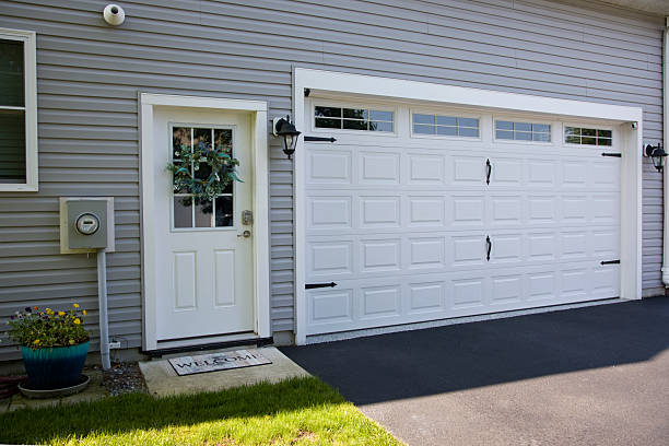24/7 Emergency Garage Door Panel Replacement experts in Greenback, TN
